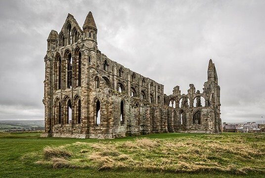 ジェットの一大産地であるイギリスのウィットビー
