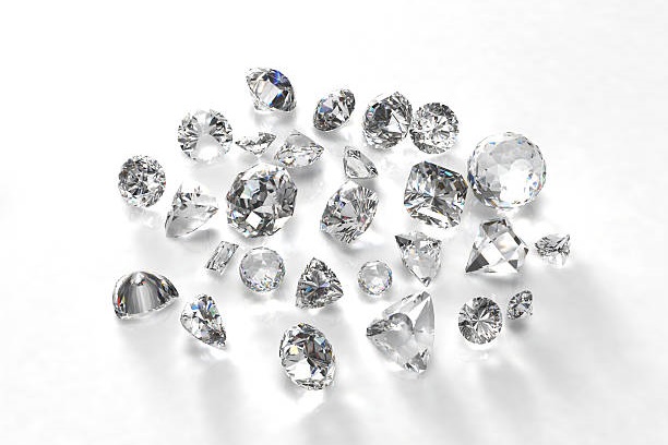 ダイヤモンドの人造・模造宝石一覧！その定義、特徴から見分け方まで 