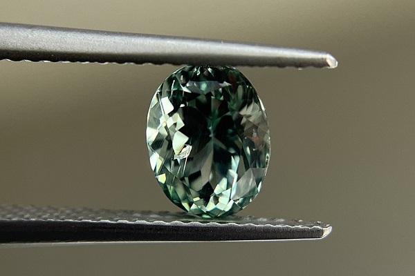 プリズムジュエルス　プリズマティン　OV　5.8×7.4mm　1.53ct　GIA鑑別書あり