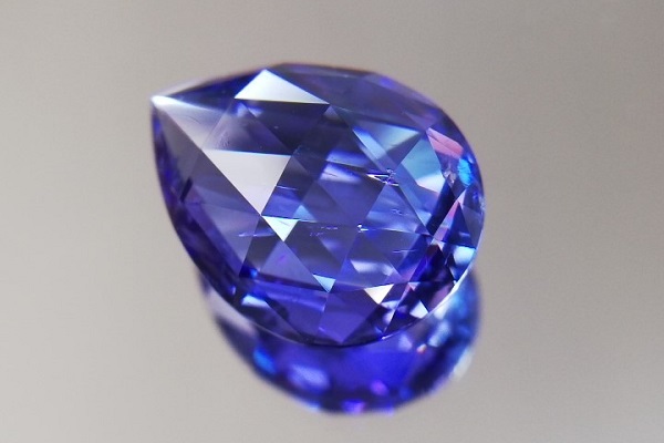 プリズムジュエルス タンザナイト ブリオレットカット 10×13mm 5.68ct