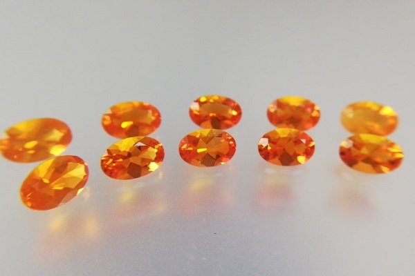 プリズムジュエルス ファイヤーオパール OV 4×6mm 10pc 3.17ct
