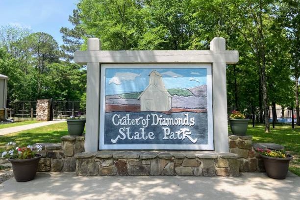 ダイヤモンド・クレーター州立公園の入り口