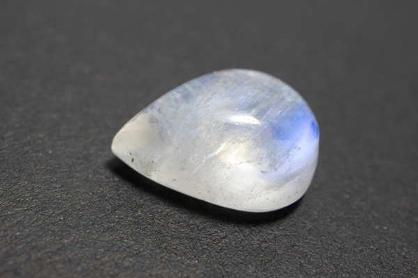 Cloud Dancerに近い宝石-ムーンストーン
